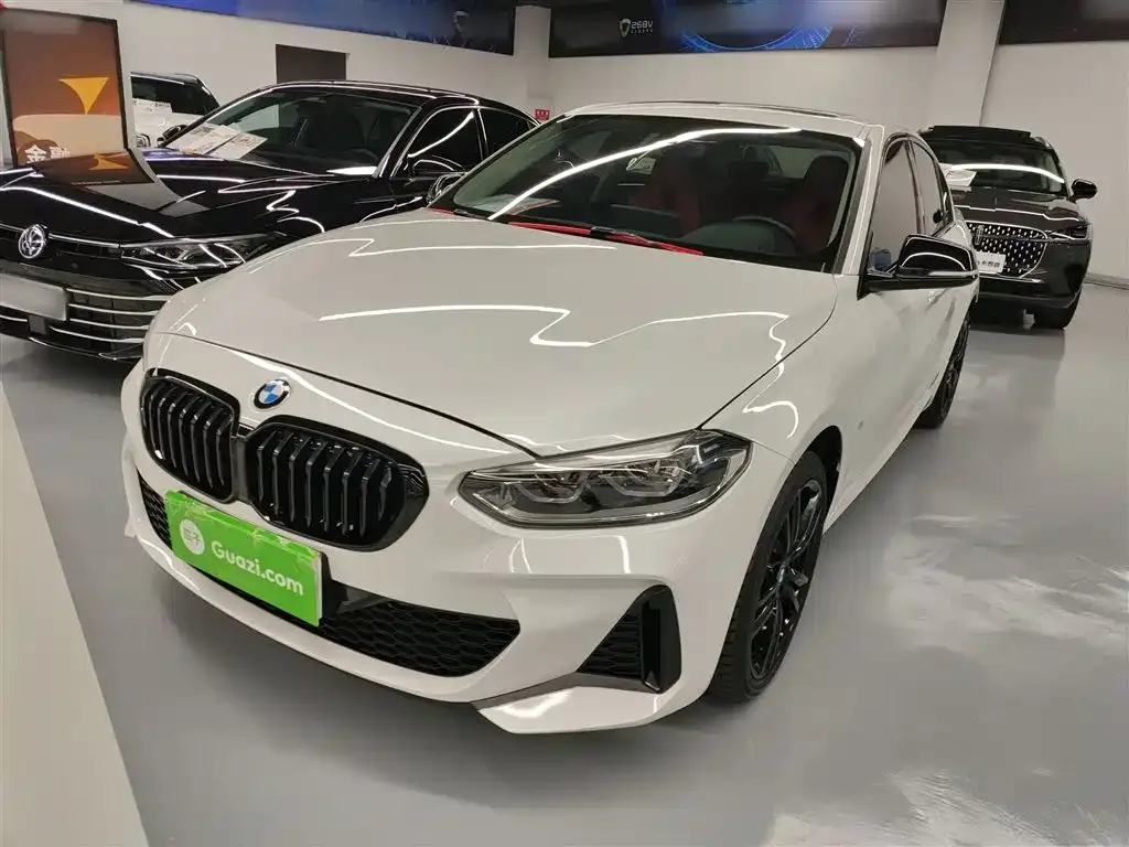 BMW 1 Series 2022 из CN, фото 2