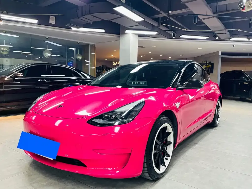 Tesla Model 3 — фото 1