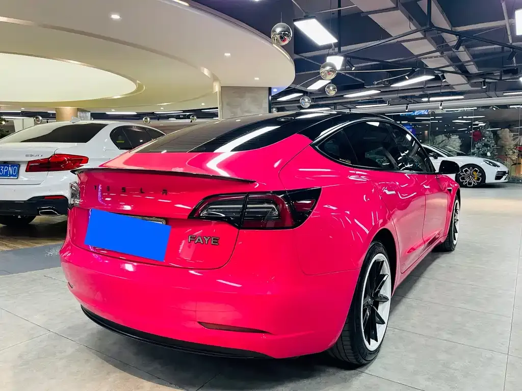 Tesla Model 3 — фото 9