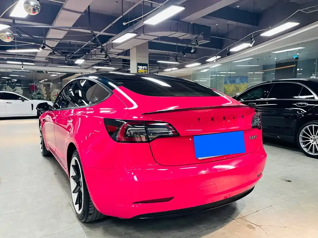 Tesla Model 3 — фото 8
