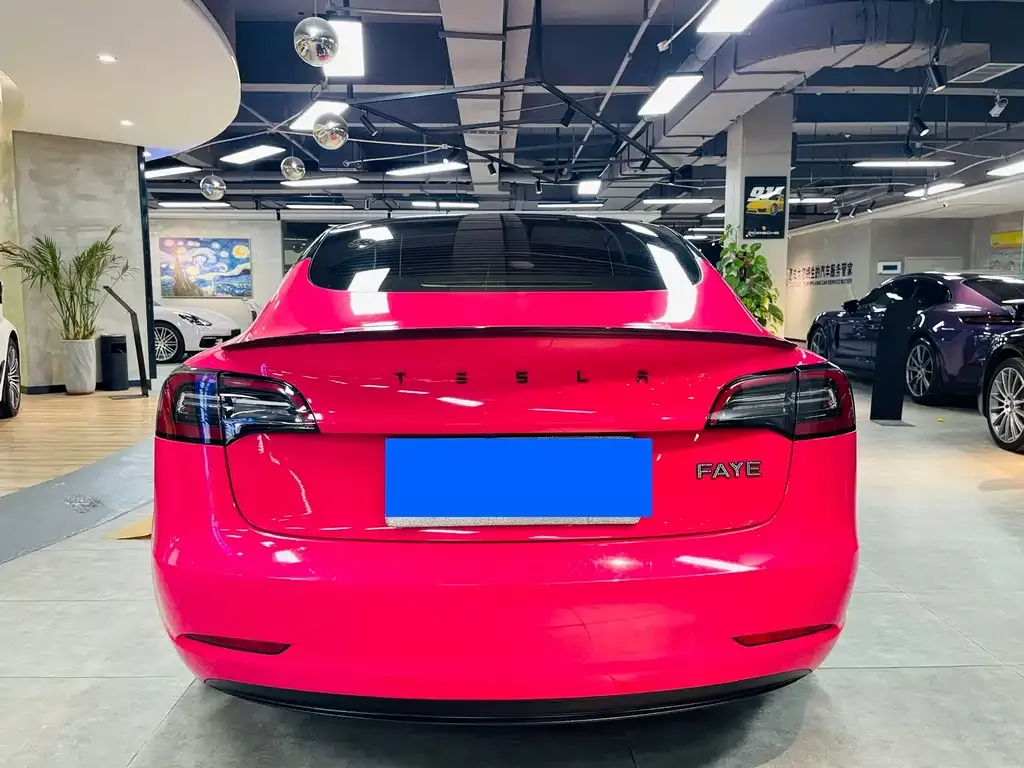 Tesla Model 3 — фото 3