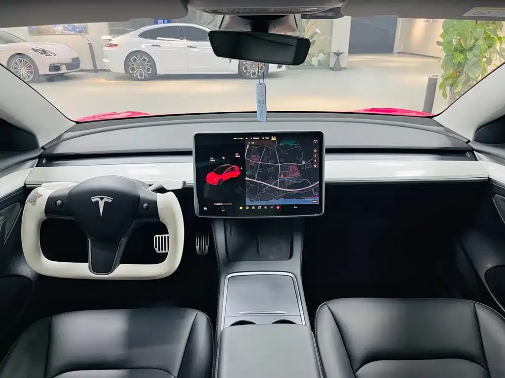 Tesla Model 3 — фото 4