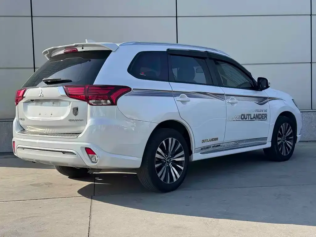 Mitsubishi Outlander 2022 из CN, фото 8