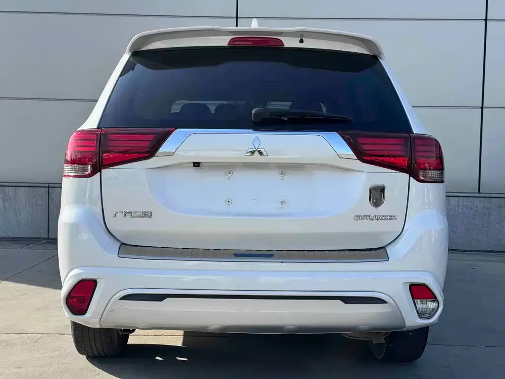 Mitsubishi Outlander 2022 из CN, фото 5