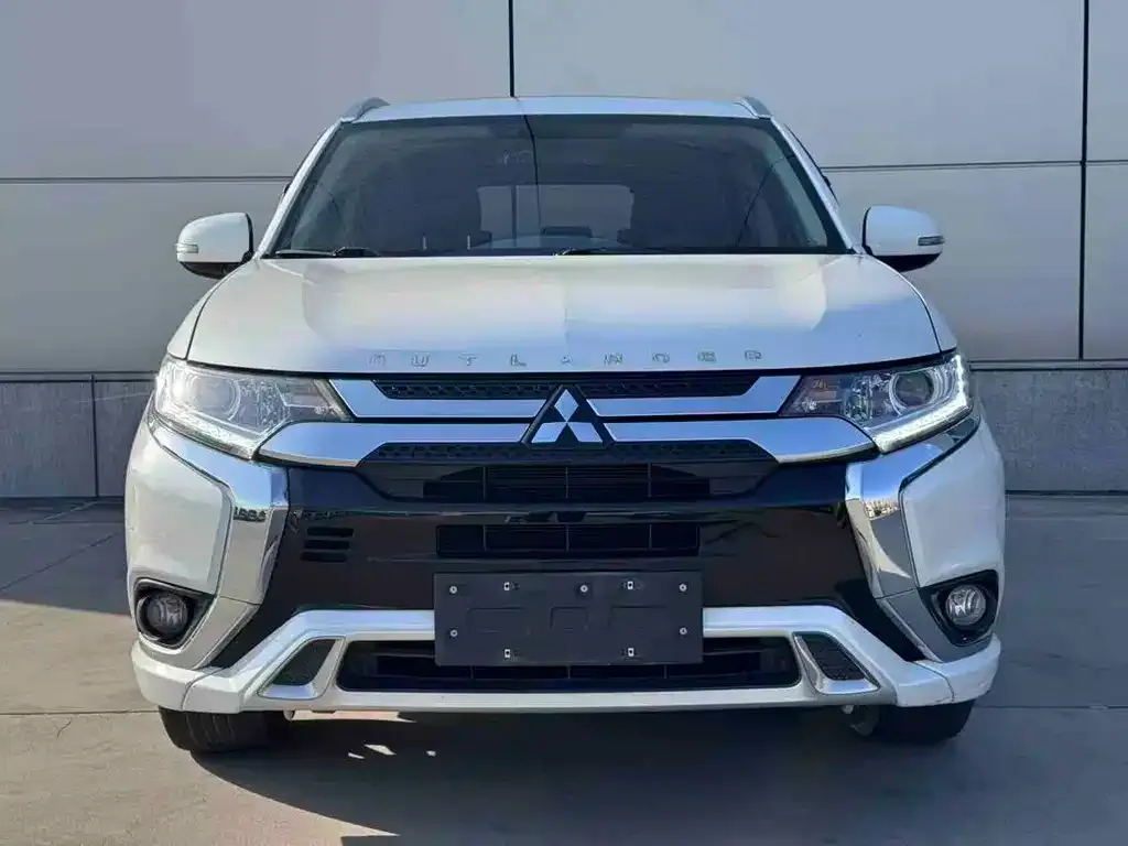 Mitsubishi Outlander 2022 из CN, фото 3