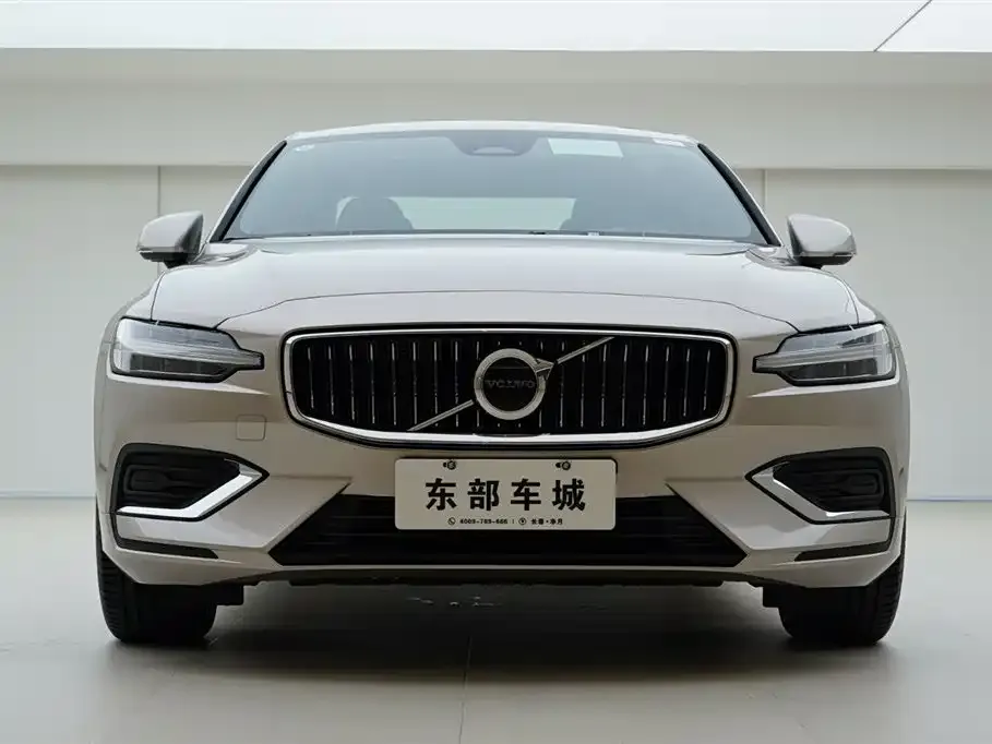 Volvo S60 — фото 10