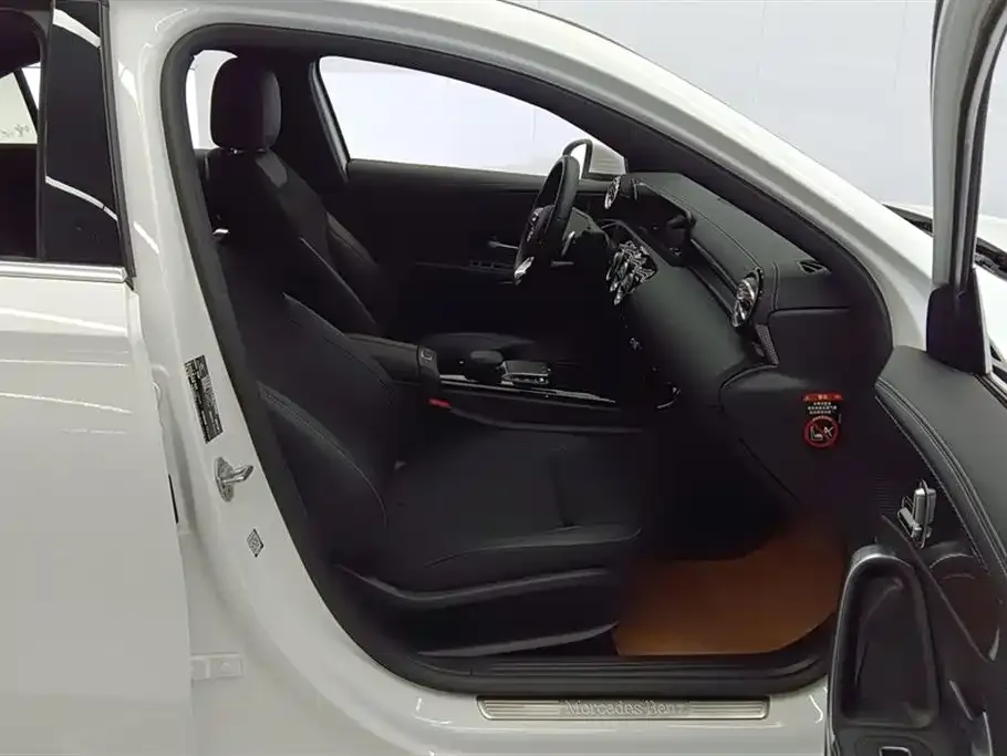 Mercedes-Benz A-Class 2023 из CN, фото 9