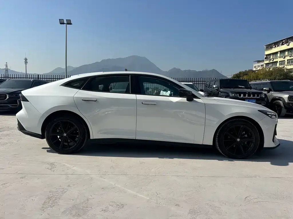 Changan UNI-V 2023 из CN, фото 5