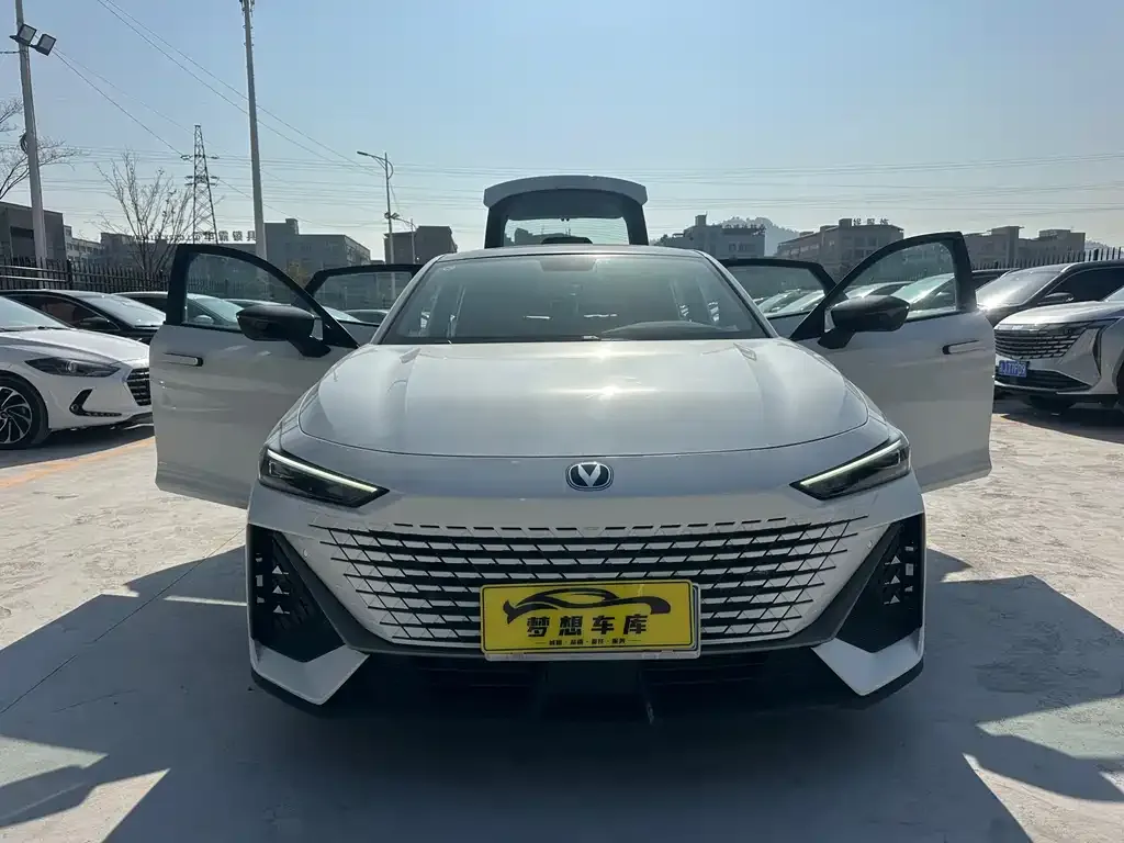 Changan UNI-V 2023 из CN, фото 2