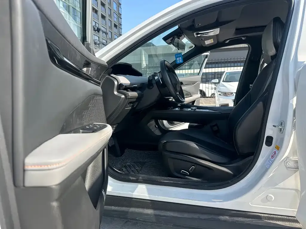 Changan UNI-V 2023 из CN, фото 6