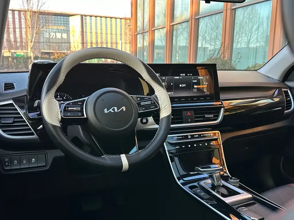 Kia KX3 2022 из CN, фото 3