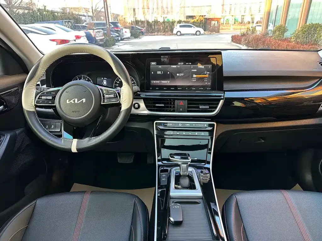 Kia KX3 2022 из CN, фото 5
