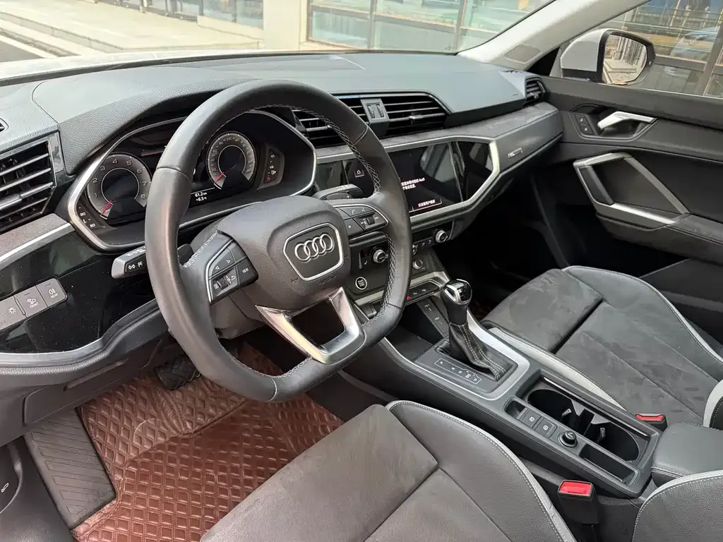 Audi Q3 2023 из CN, фото 4
