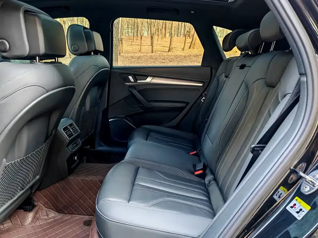 Audi Q5L 2024 из CN, фото 2