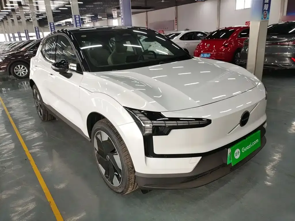 Volvo EX30 2025 из CN, фото 2