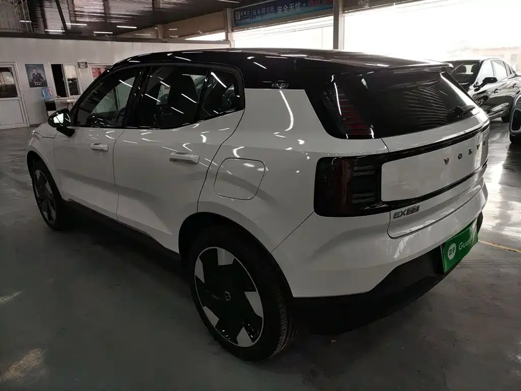 Volvo EX30 2025 из CN, фото 3