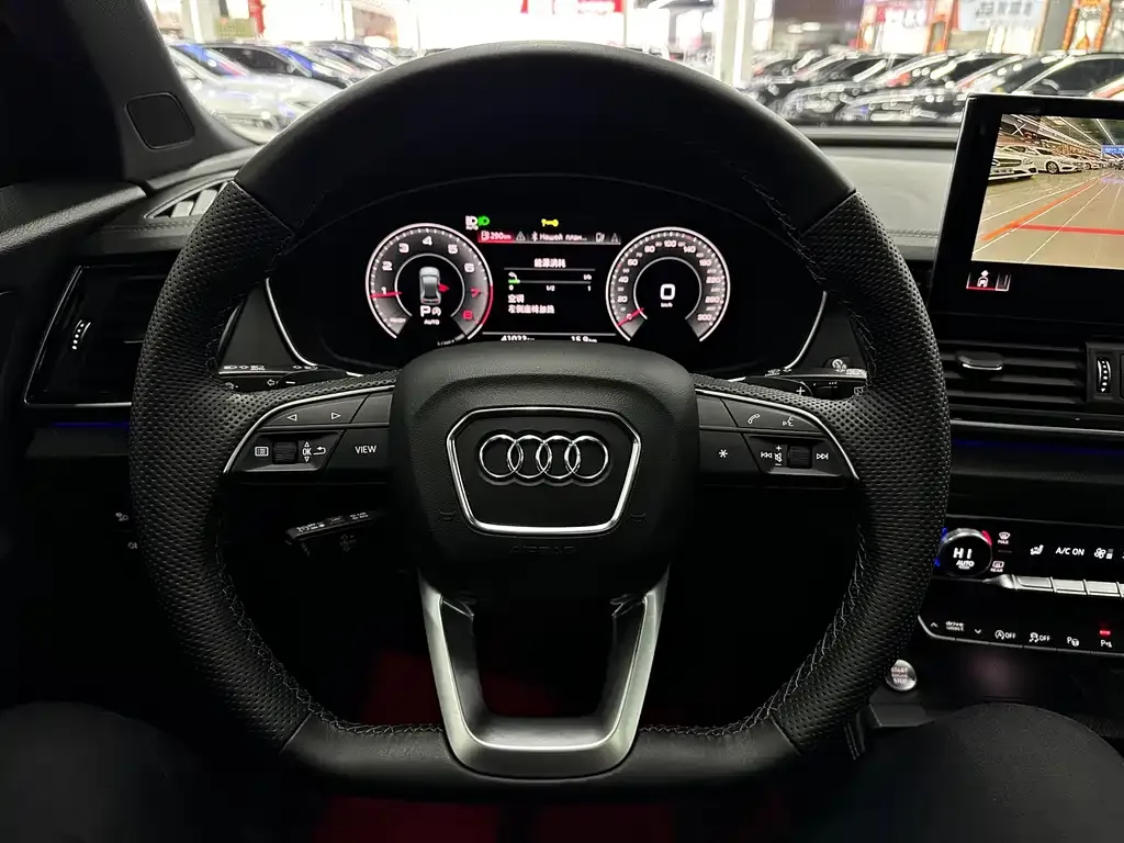 Audi Q5L Sportback — фото 5