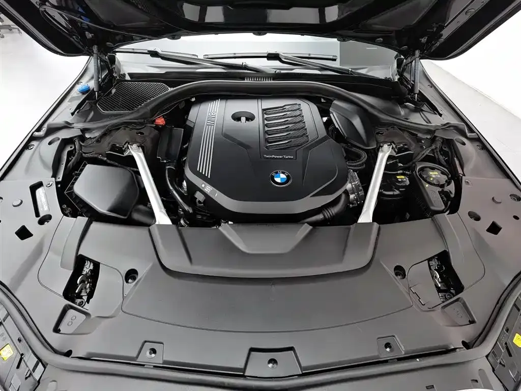 BMW 7 Series 2022 из CN, фото 10
