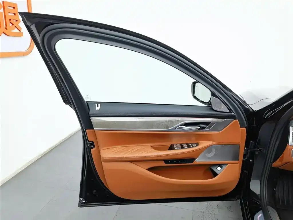 BMW 7 Series 2022 из CN, фото 6