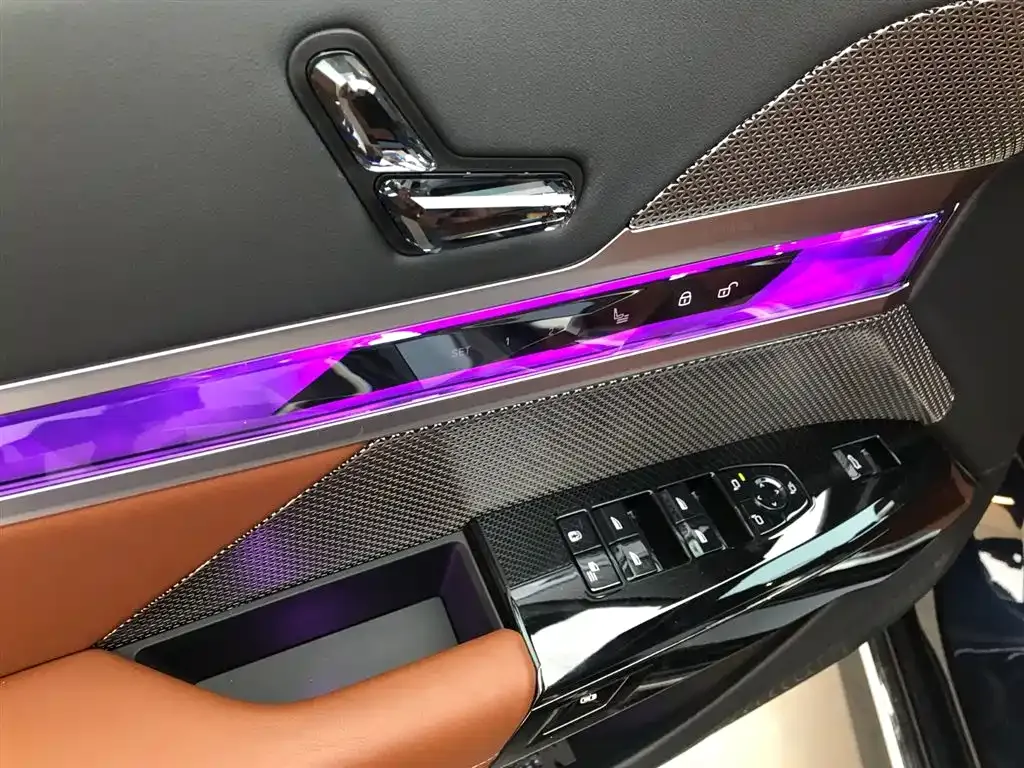 BMW 7 Series 2025 из CN, фото 10