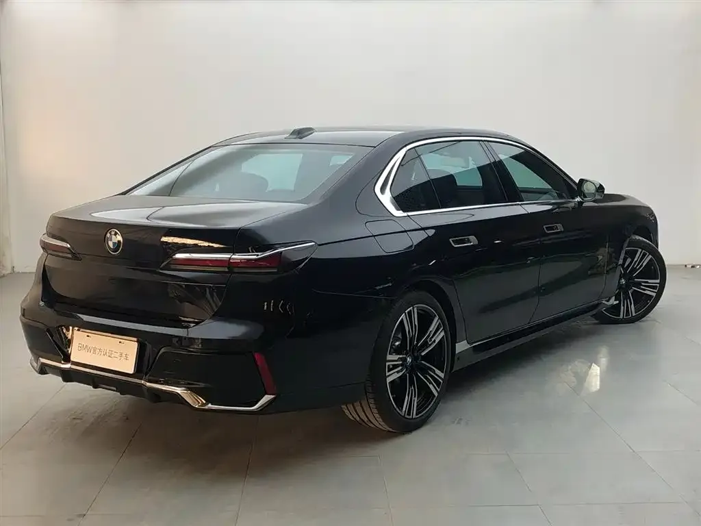 BMW 7 Series 2025 из CN, фото 8