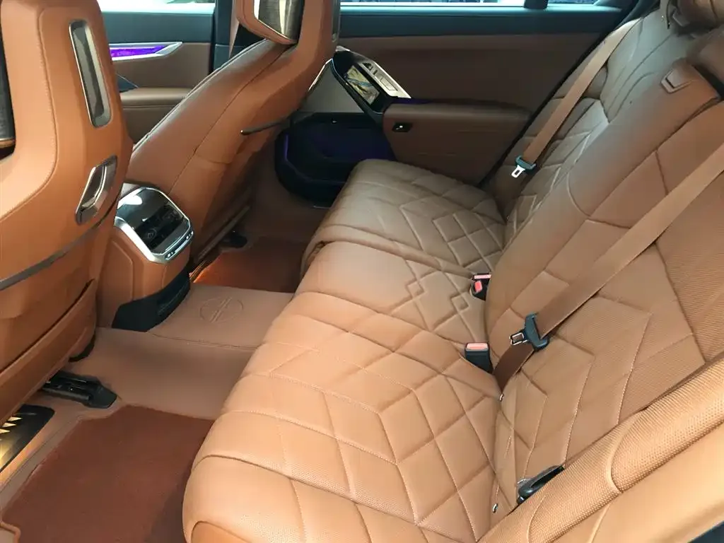 BMW 7 Series 2025 из CN, фото 5