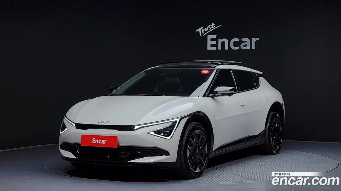 Kia EV6 — фото 1