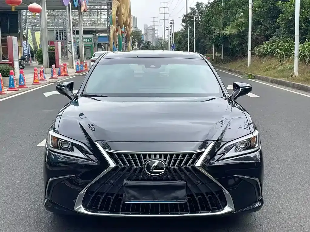 Lexus ES — фото 10