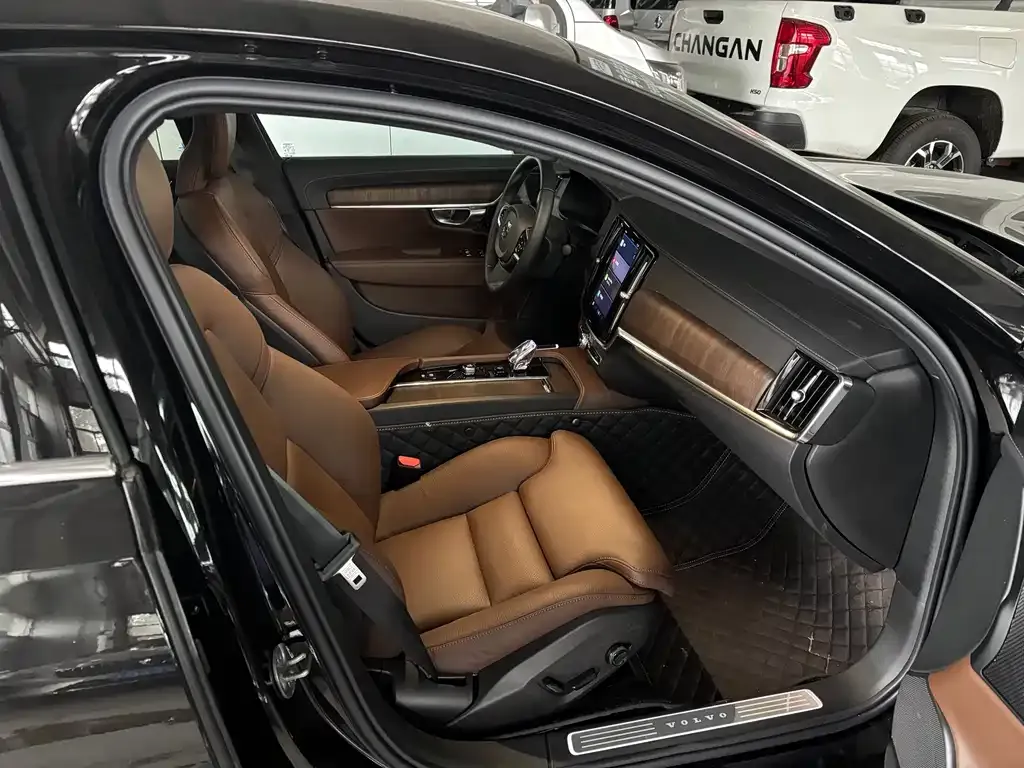 Volvo S90 2025 из CN, фото 9
