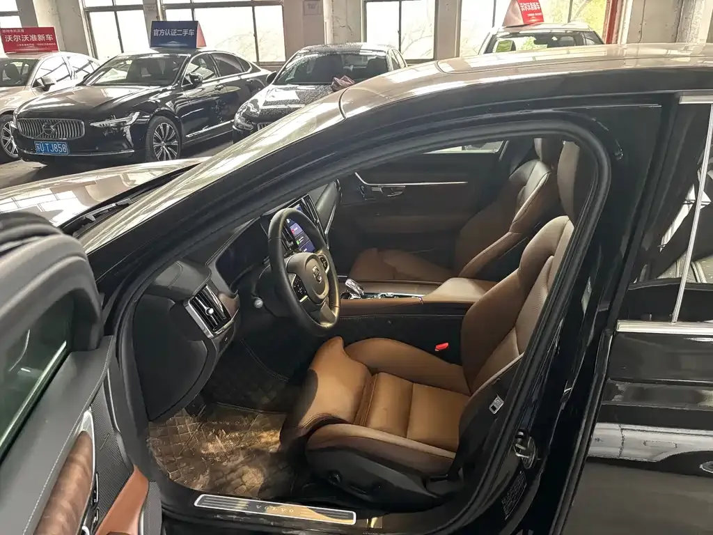 Volvo S90 2025 из CN, фото 5