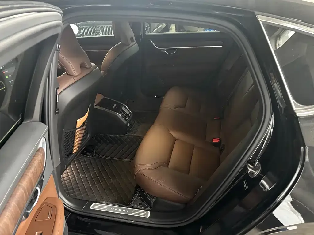 Volvo S90 2025 из CN, фото 3