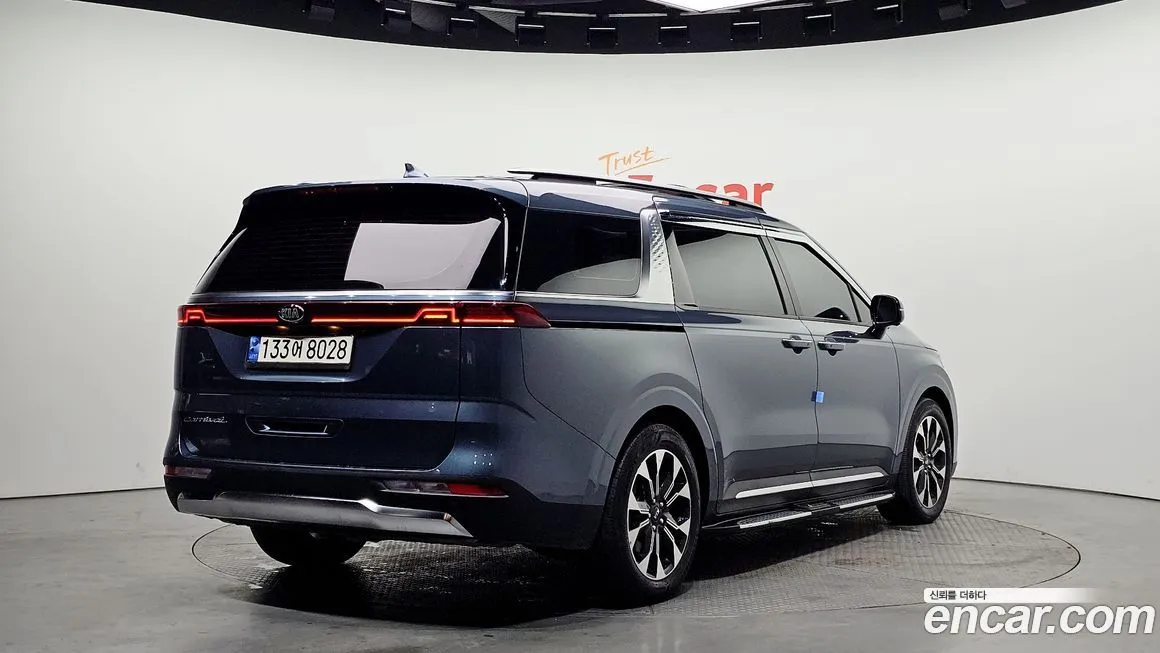 Kia Carnival — фото 2