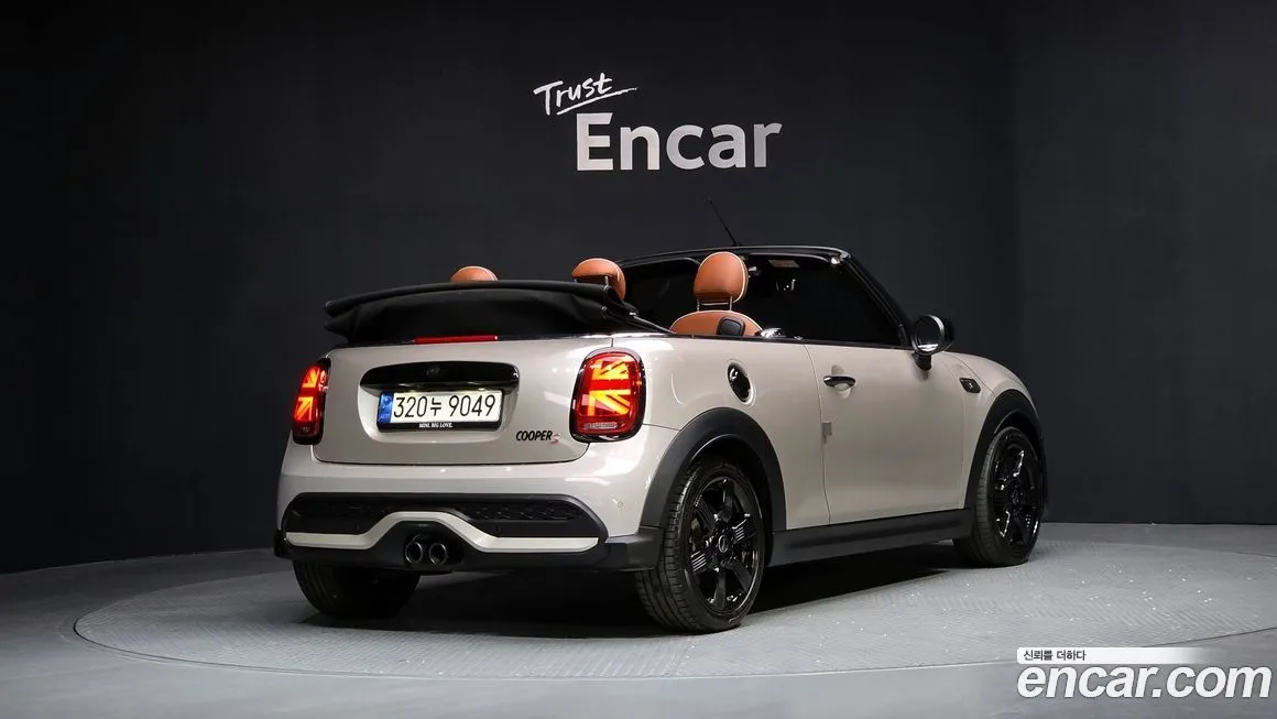 Mini Cooper Convertible — фото 10