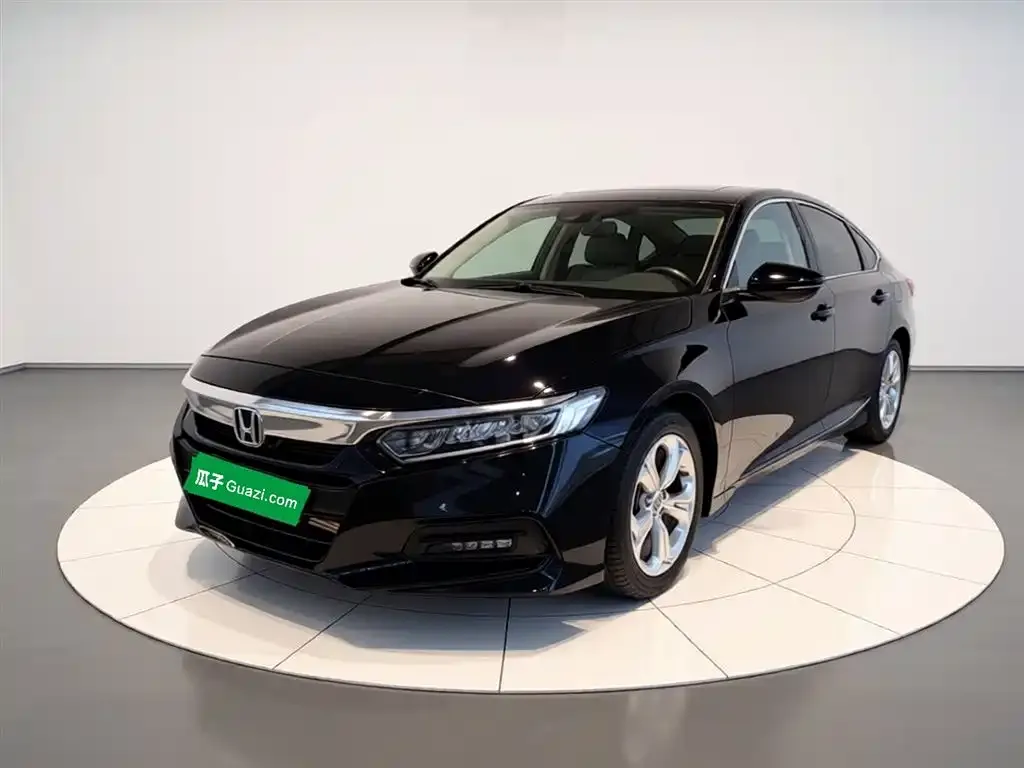 Honda Accord — фото 1