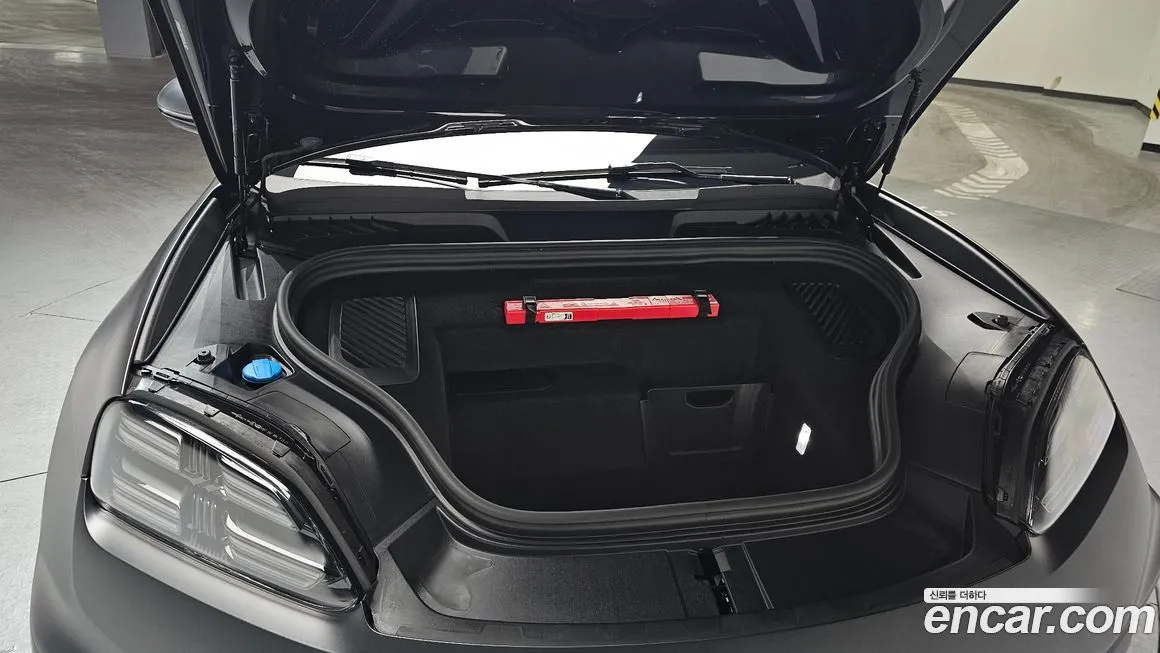 Porsche Macan 2025 из KR, фото 3