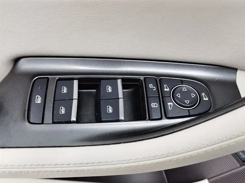 BYD PLUS New Energy — фото 10