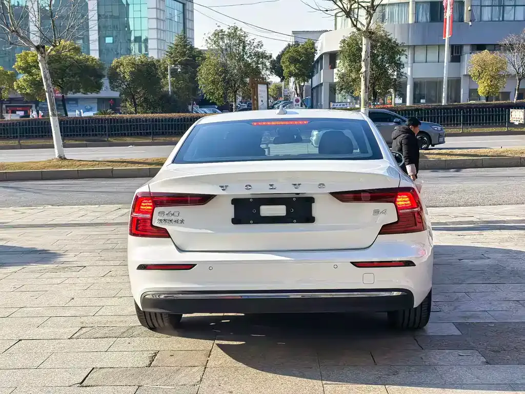 Volvo S60 2025 из CN, фото 10