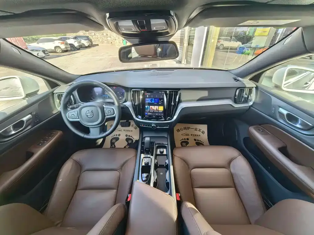 Volvo S60 2025 из CN, фото 6