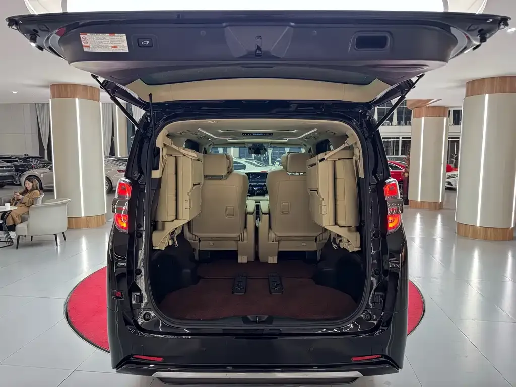 Toyota Vellfire — фото 4