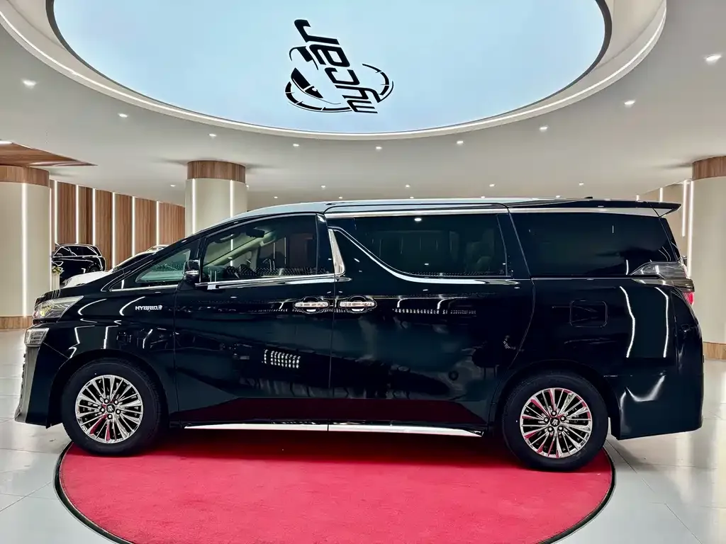 Toyota Vellfire — фото 3