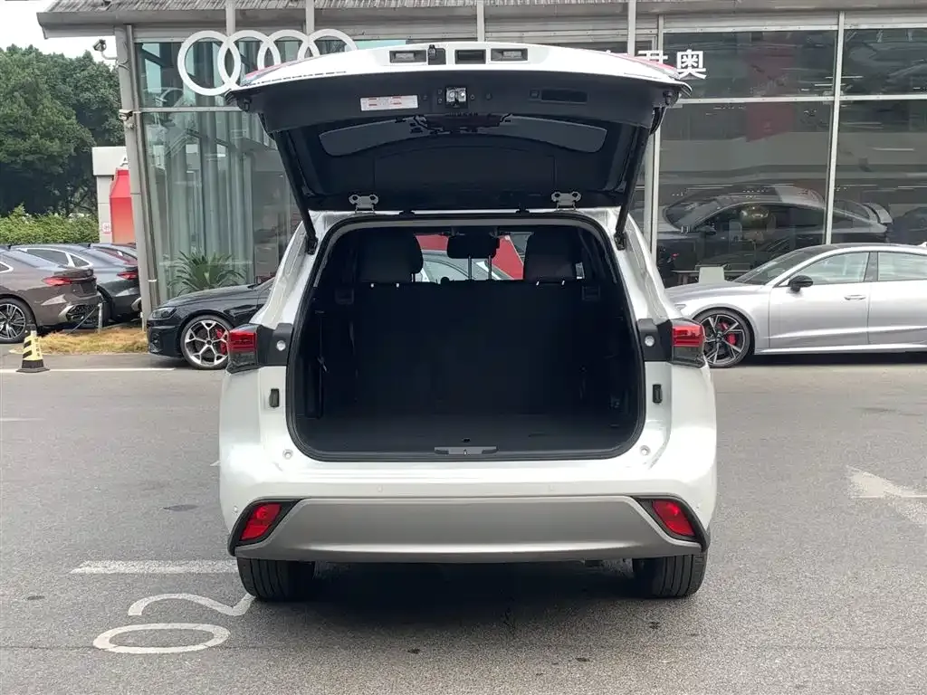 Toyota Highlander 2023 из CN, фото 10