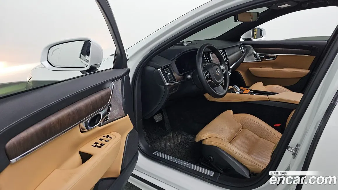 Volvo S90 2023 из KR, фото 3