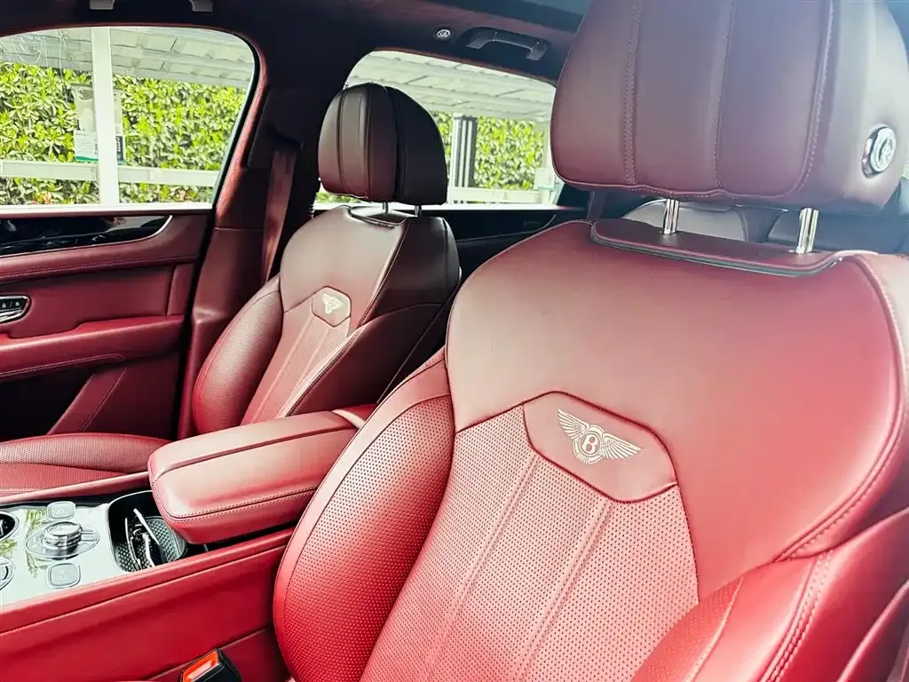 Bentley Bentayga 2021 из CN, фото 4