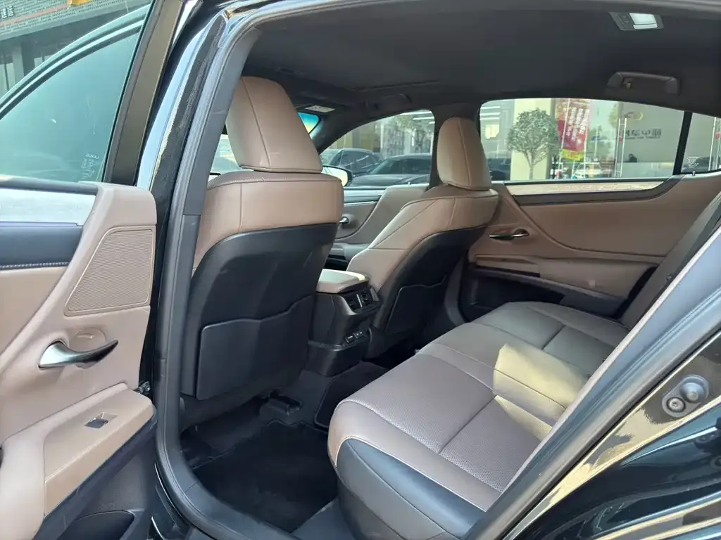 Lexus ES 2024 из CN, фото 4