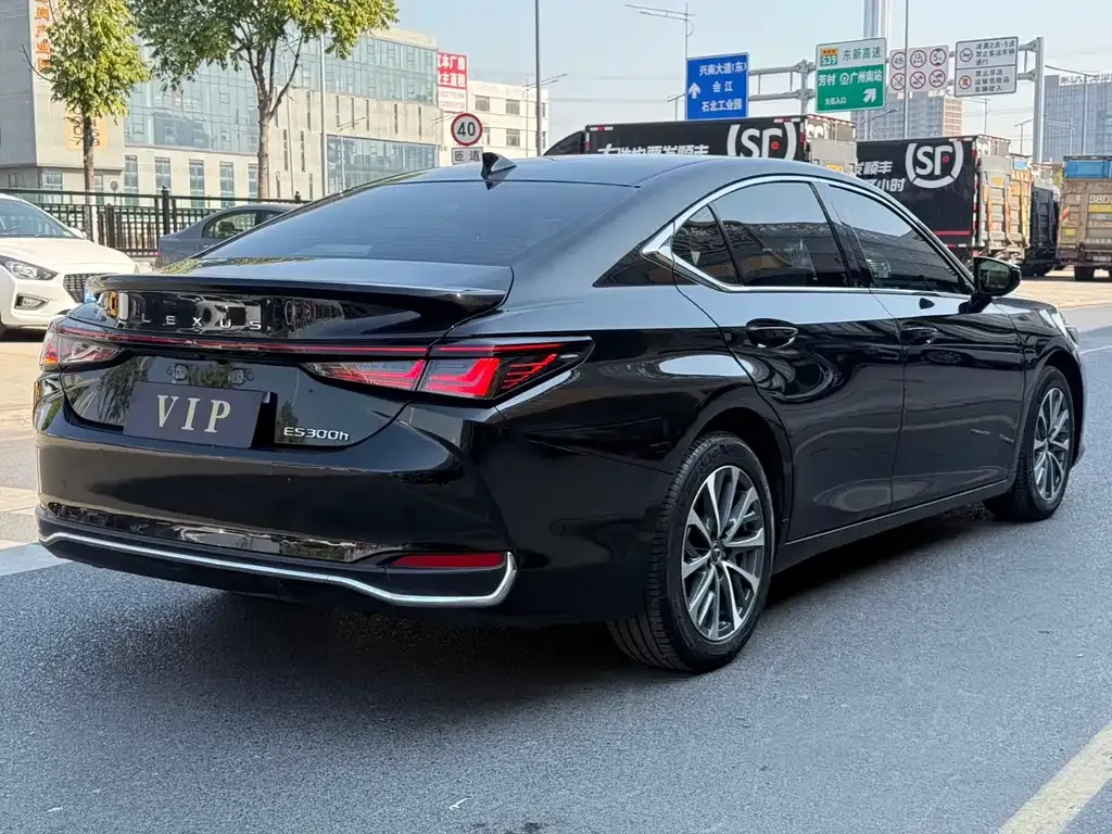 Lexus ES 2024 из CN, фото 9