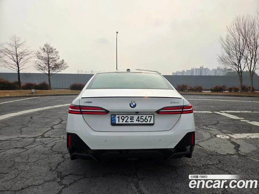 BMW 5-Series 2024 из KR, фото 7