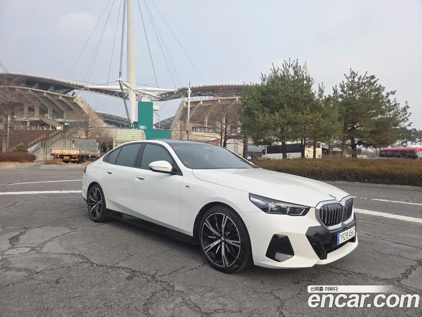 BMW 5-Series 2024 из KR, фото 5