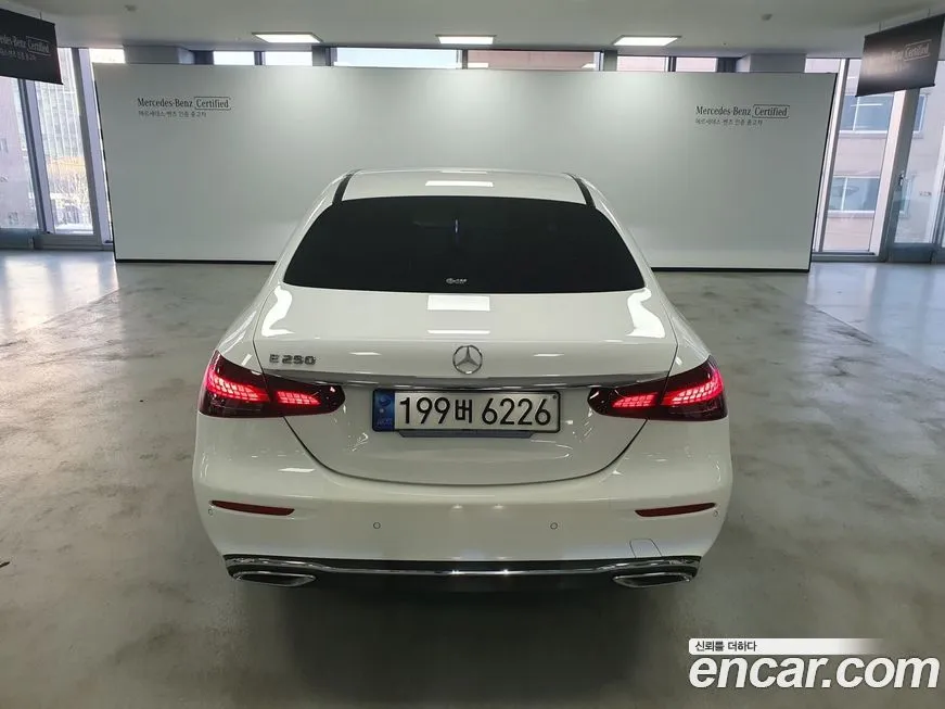Mercedes-Benz E-Class 2023 из KR, фото 2