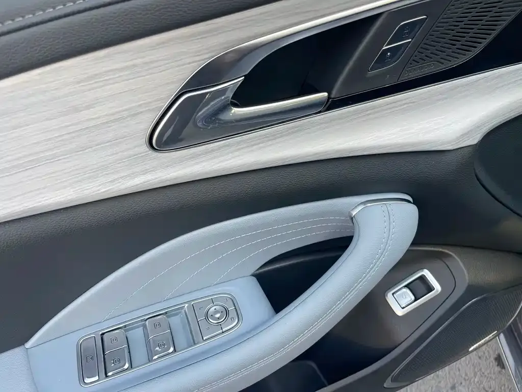 Hongqi H5 PHEV 2025 из CN, фото 3