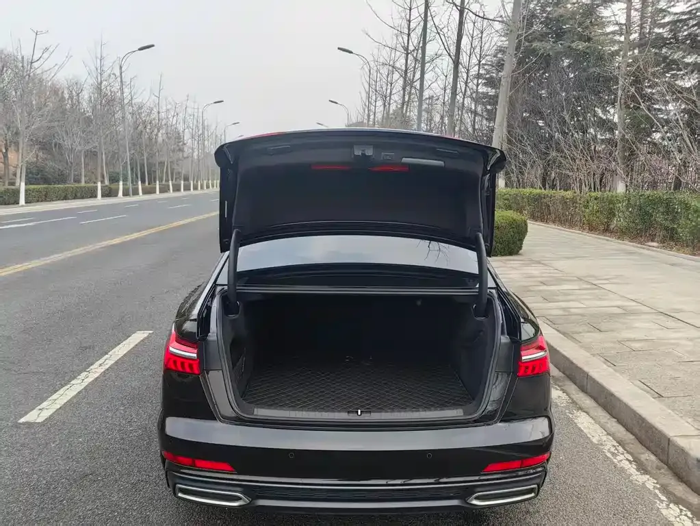 Audi A6L 2022 из CN, фото 5